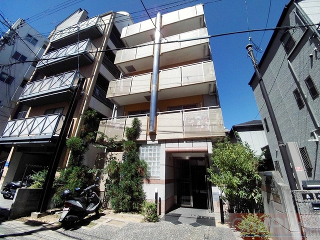 スーペリア本山の外観