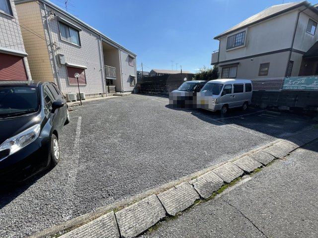 【駐車場】