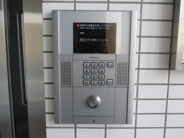 ヒルズ・大曽根のエントランス