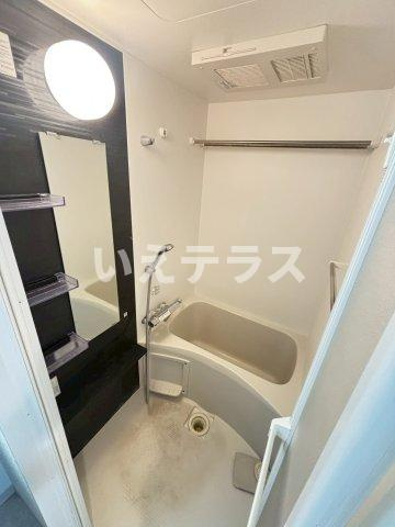 エステムコート神戸湊町の浴室