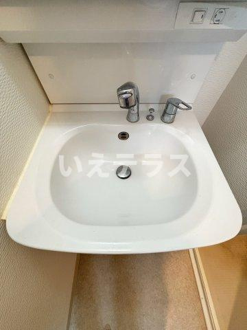 エステムコート神戸湊町の洗面所