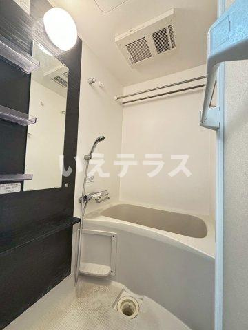 エステムコート神戸湊町の浴室