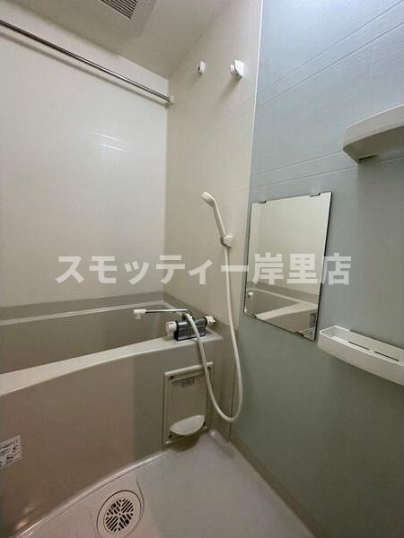 Fmaison北加賀屋III番館の浴室