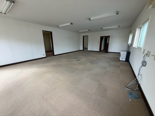 鳥取北4-5-21貸テナントの内装