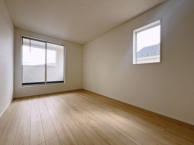 新築戸建・新築建売　西郷村小田倉第36　熊倉小・西郷第一中の洋室|8帖の洋室は広々としておりご夫婦の主寝室としておすすめです！