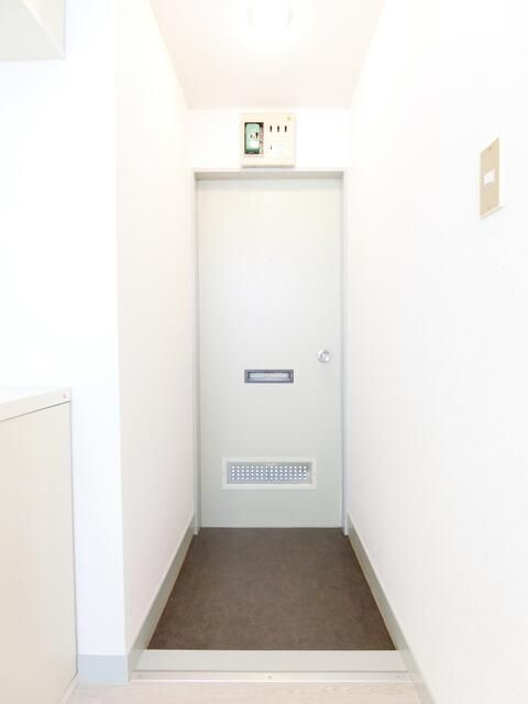 レジデンシャル大倉山の玄関