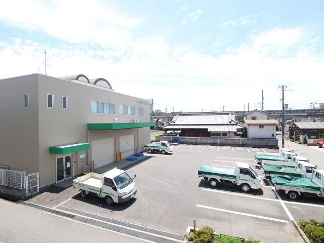GROWINGの駐車場