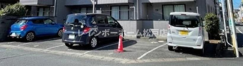 マルシェT・Kの駐車場|駐車スペースもあります