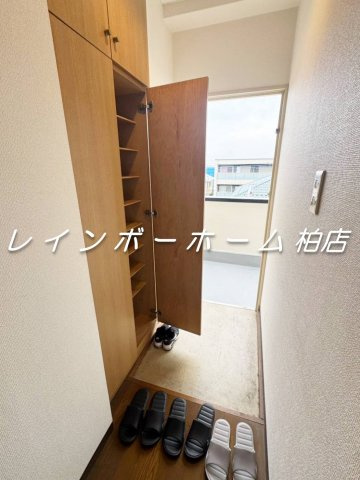 マルシェT・Kの玄関|収納もある玄関です