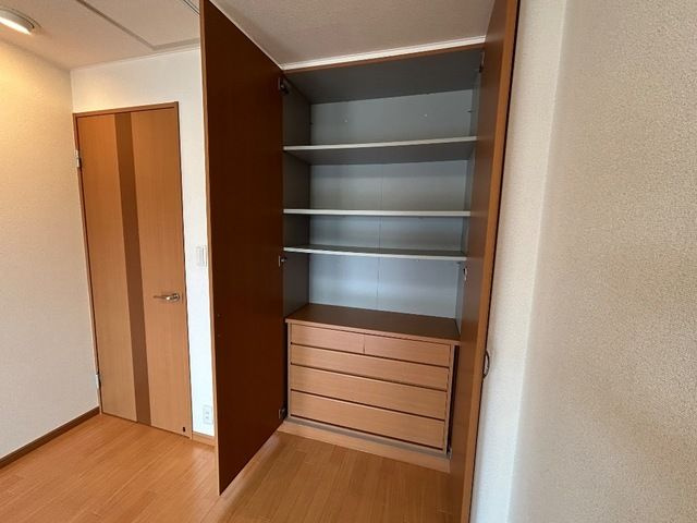 ワイズ・コンドミニアムの収納