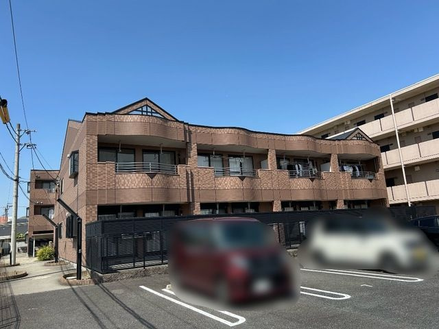 ワイズ・コンドミニアムの外観