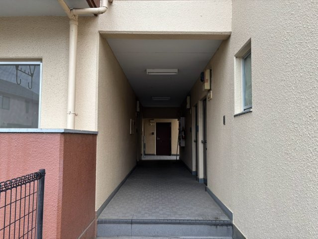 菅マンションのエントランス