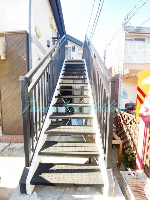 藤沢市辻堂６丁目のアパートのエントランス