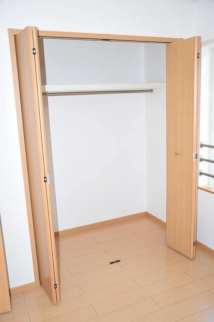 アン・サンクセットの収納