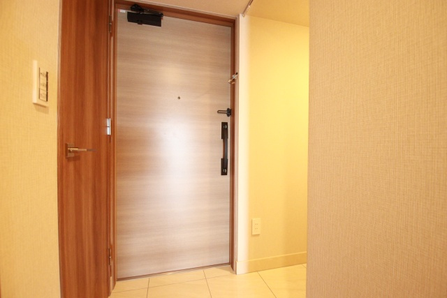 名古屋市中区千代田４丁目の賃貸マンションの玄関