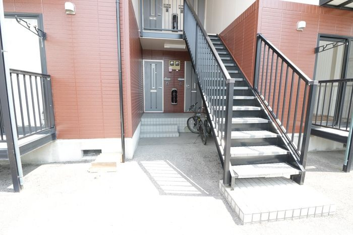 ブライダルハイツ問屋町のエントランス