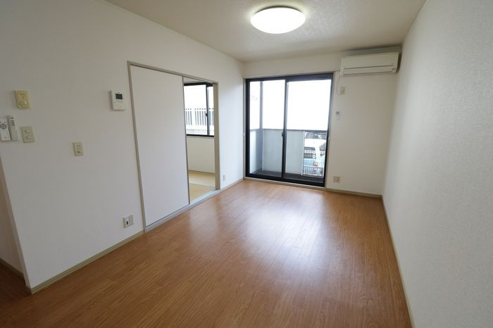 ブライダルハイツ問屋町