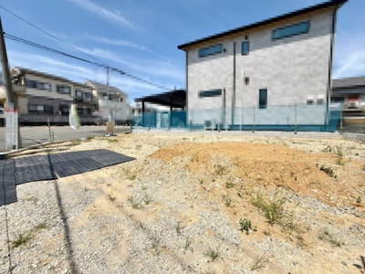 【外観】 | 八田南之町　新築一戸建 | 主寝室としても利用できる約８帖の洋室は南側にバルコニーがあり、日当たり良好です♪