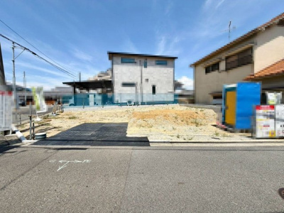 【前面道路含む現地写真】 | 八田南之町　新築一戸建 | ２４時間換気システム！窓を開けなくても外気の空気を室内に入れ、室内の空気を外に排出してくれるのでいつでも快適な室内です♪