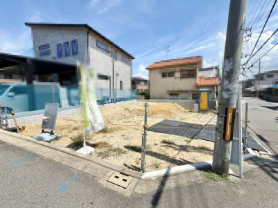 【外観】 | 八田南之町　新築一戸建 | 【浴室乾燥機付きです】一坪以上の浴室でのびのび一日の疲れを癒して下さいね！浴室に窓が付いているので、換気ができて湿気やカビ防止になりますよ♪