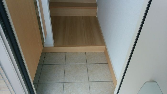 フェイバーLFの玄関