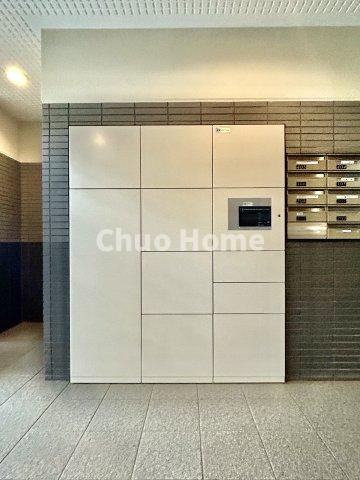 ライオンズマンション葛飾鎌倉の設備|【宅配ボックス】在宅時・不在時に関わらず、居住者の代わりに非対面で宅配物を受け取ってくれる便利な設備です。わかりやすくご説明致しますので見学時にはお部屋だけではなく共用部分もぜひチェックしてください。