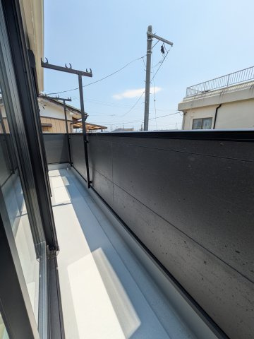 【いわき市泉町第8】　1号棟　※必ずもらえる選べるキャンペーン実施中！のバルコニー|□■バルコニーの写真です■□■　お布団など大きいものも、充分に干せる広さがございます。