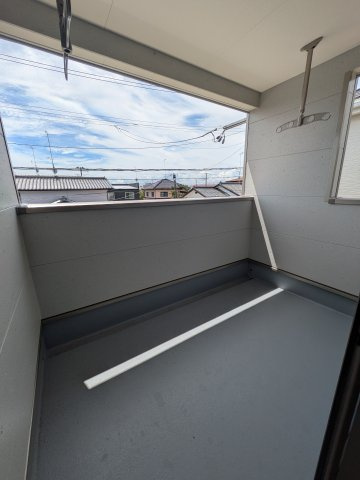 NEW【いわき市小名浜岡小名第4　全2棟／2号棟】　■選べる最新家電！特別キャンペーン♪のバルコニー|■バルコニーの写真です■□■　お布団など大きいものも、充分に干せる広さがございます。