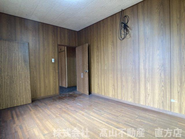 直方市大字頓野の一戸建ての洋室