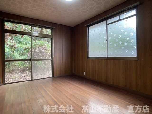 直方市大字頓野の一戸建ての洋室