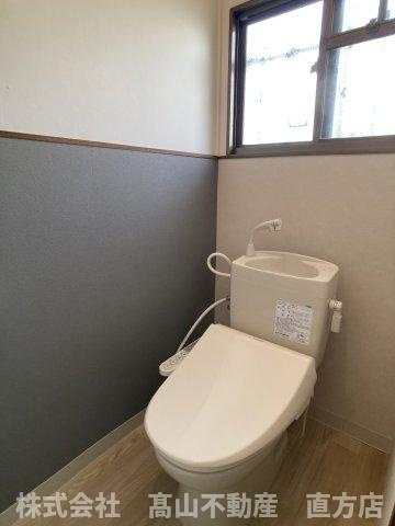 直方市大字頓野の一戸建てのトイレ