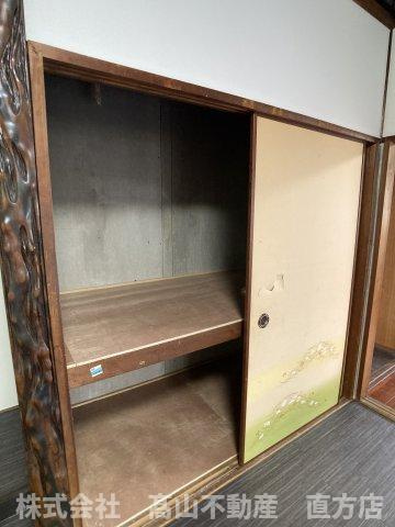直方市大字頓野の一戸建ての収納