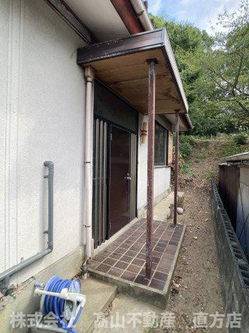 直方市大字頓野の一戸建てのエントランス