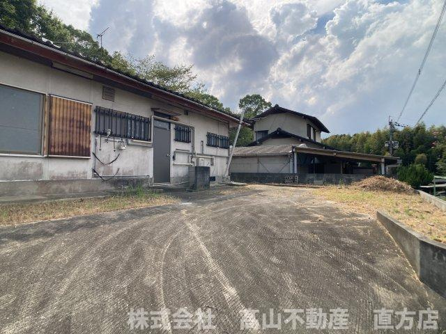 直方市大字頓野の一戸建ての駐車場