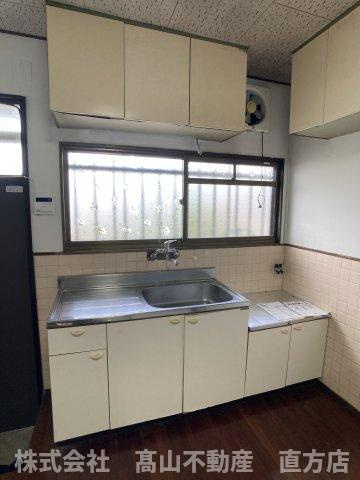 直方市大字頓野の一戸建てのキッチン