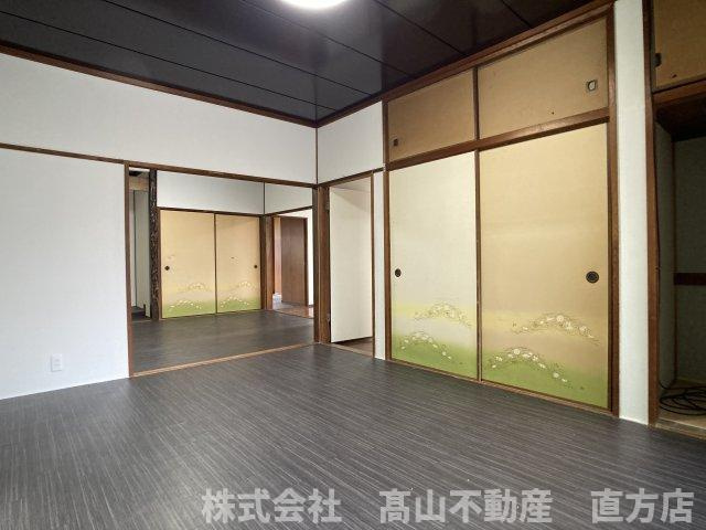 直方市大字頓野の一戸建ての寝室