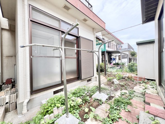 千代田4丁目テラスハウスの庭|簡単な家庭菜園も楽しめるお庭です