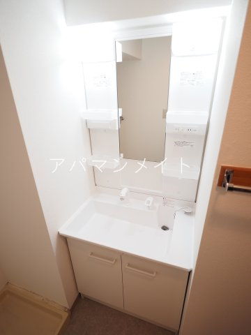 【洗面所】 | ＬＩＶＥ | コンパクトで使いやすい洗面所