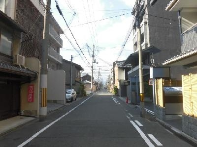 ハイダウェイ下古城の周辺|前面道路
