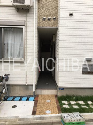 ハーモニーテラス根岸のエントランス