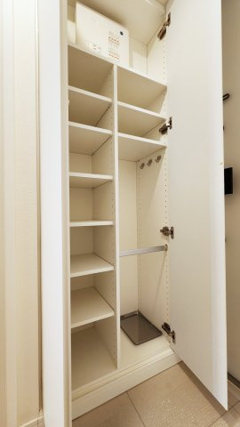 プライムメゾン西早稲田の収納|シューズクロゼット