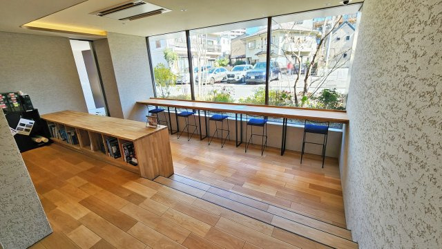プライムメゾン西早稲田のロビー|1階共用ラウンジ