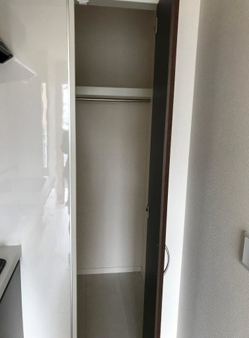 狛江市猪方１丁目のアパートの収納