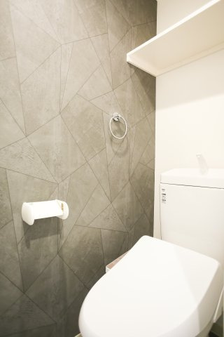 【トイレ】 | CLAN ONE | 落ち着いた色調のトイレです※写真は類似です