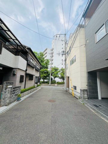 鶴見区鶴見１丁目中古戸建・3LDKの前面道路含む現地写真