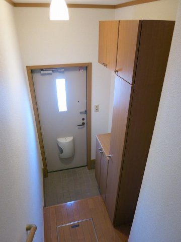 エステート雅の玄関