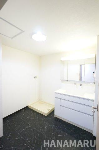 リズ稲毛の脱衣所|＊当日ご案内可＊ご希望の物件まとめてご案内！弊社が掲載していない物件でもOK♪お気軽にご相談ください ♪お電話でのお問合わせがスムーズ♪
