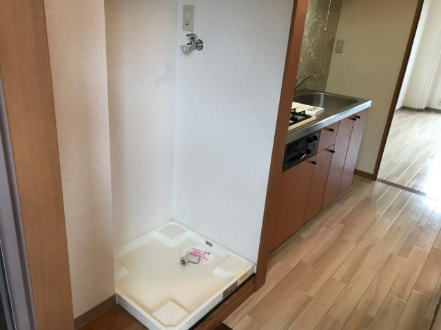 フレンドリーハイツのその他|洗濯機置場