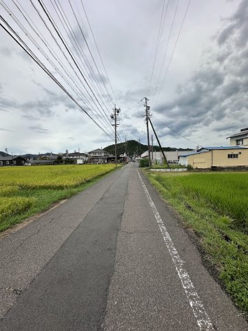 中古平屋住宅　高富の前面道路含む現地写真