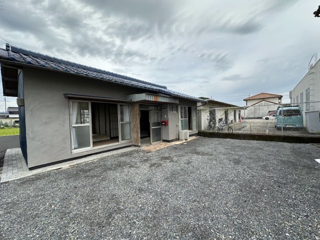 中古住宅　高富の駐車場